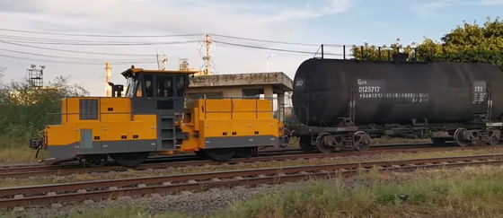 HTRR113 type rail-road dual-purpose tractor uses internationally renowned brand engines